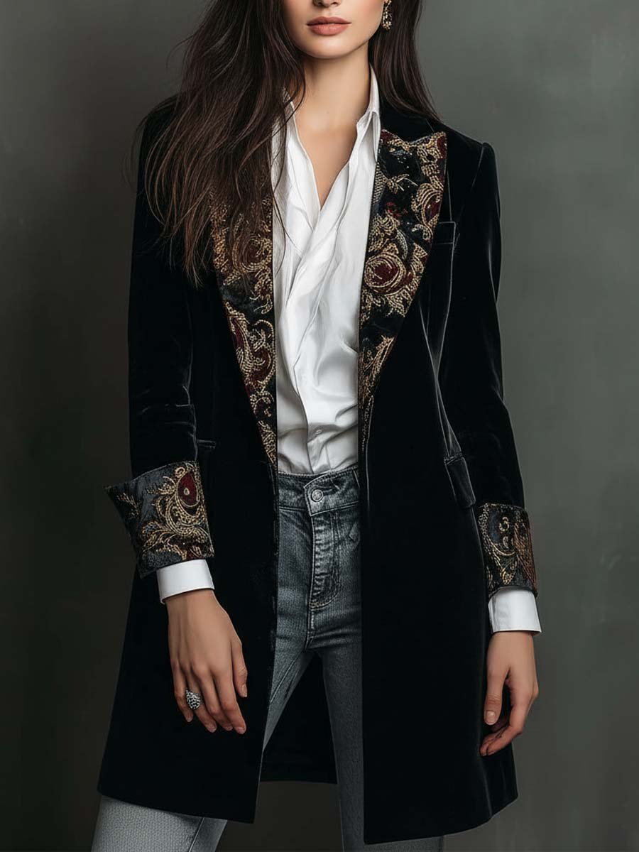 Blazer ajusté à manches longues Danoir Paris Léontine avec imprimé baroque noir, élégant et sophistiqué.