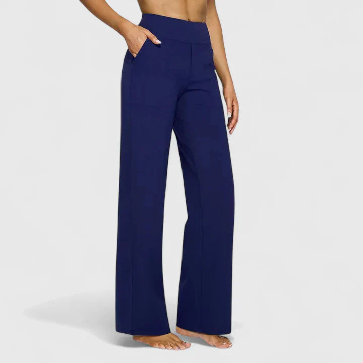 Pantalons élégants Ame de Danoir Paris, coupe sophistiquée et tissu de qualité visible sur l’image.