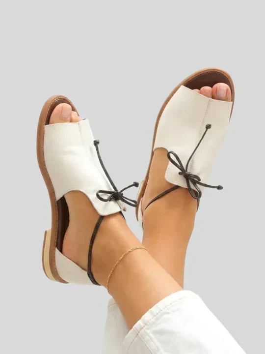 Sandales à lanières Danoir Paris LILLIANA, chaussures ouvertes en cuir avec brides fines, pour femme élégante.