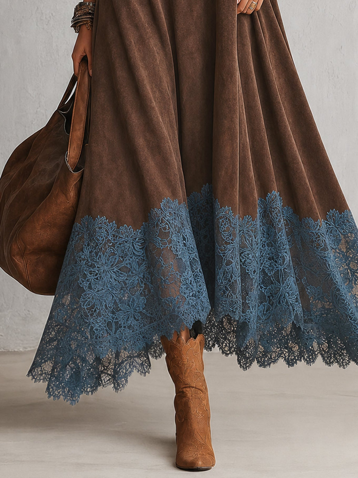 Robe Maxi Longue à Manches Longues en Suédine Marron Vintage