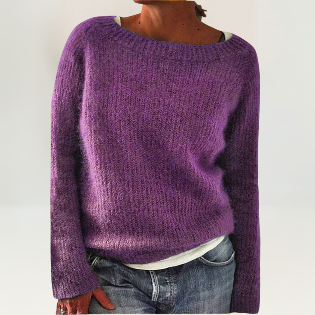 Pull confortable Danoir Paris Suzy en maille douce, modèle à col rond avec manches longues, couleur neutre.