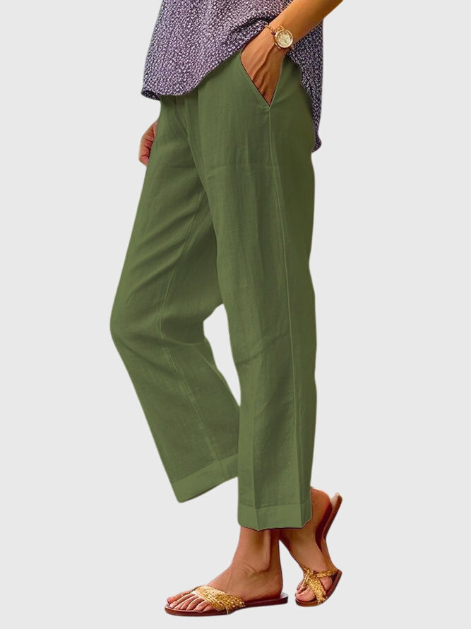 Pantalons d'été élégants pour femme Elaine™ de Danoir Paris, tissu léger et style chic, vue de face sur modèle.