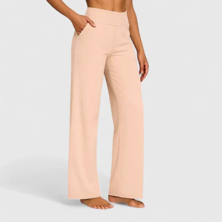 Pantalons confortables Jasmynne de Danoir Paris, tissu doux et coupe décontractée, parfaits pour un style relaxe.