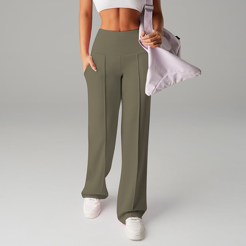 Pantalon femme Danoir Paris à jambes larges, taille haute, tissu extensible, vue de face sur mannequin en denim beige.