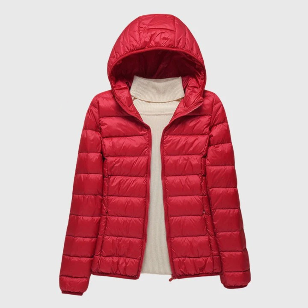 Veste matelassée ultra-légère Lily™ de Danoir Paris, coupe ajustée avec col montant, tissu noir léger et élégant.