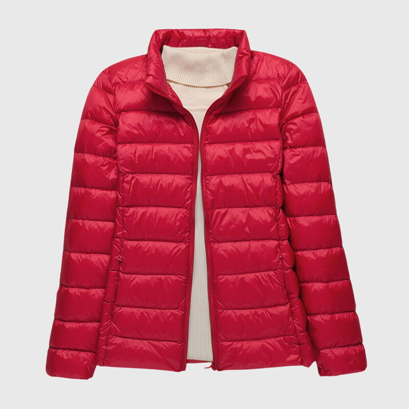 Veste matelassée ultra-légère Lily™ de Danoir Paris, couleur neutre, vue de face sur fond blanc.