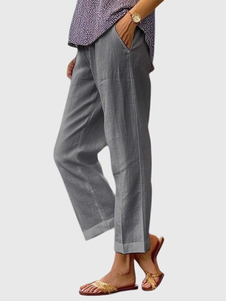 Pantalons d'été élégants pour femme Elaine™ de Danoir Paris, coupe fluide et tissu léger, parfaits pour la saison estivale.
