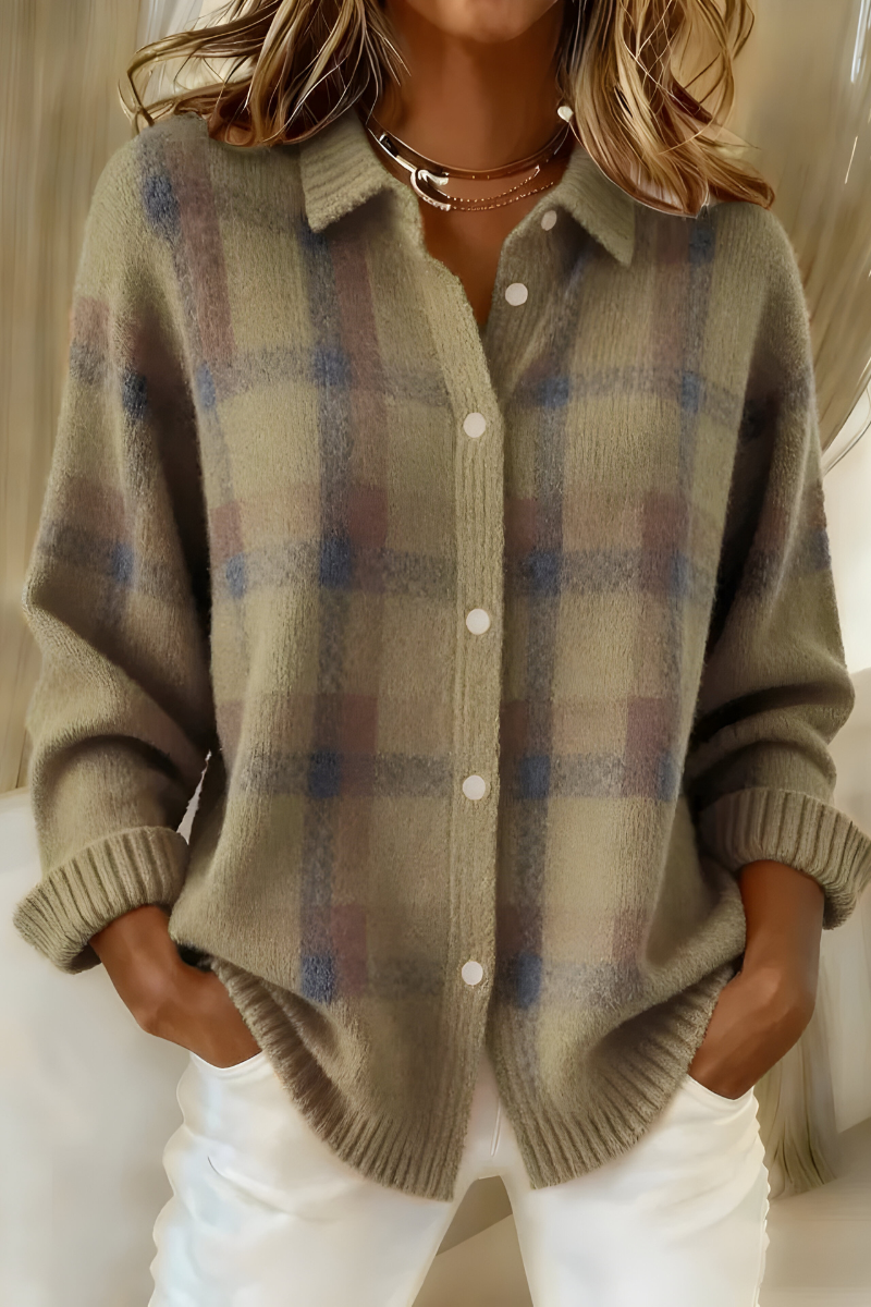 Gilet Danoir Paris Anna en coton doux, confort agréable, porté en mode décontracté, couleur neutre, détail du col et des manches