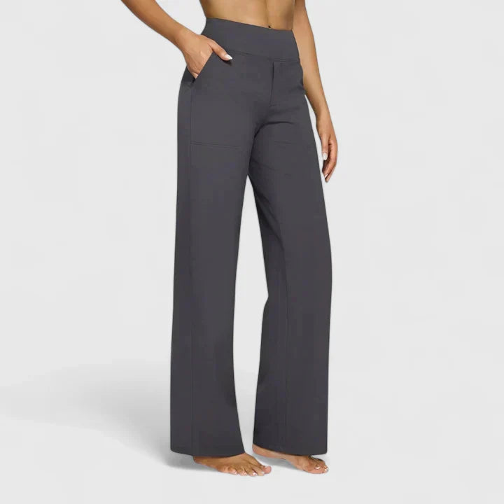 Pantalons élégants Danoir Paris Ame, en tissu fluide, coupe ajustée, couleur neutre, parfaits pour un style sophistiqué.