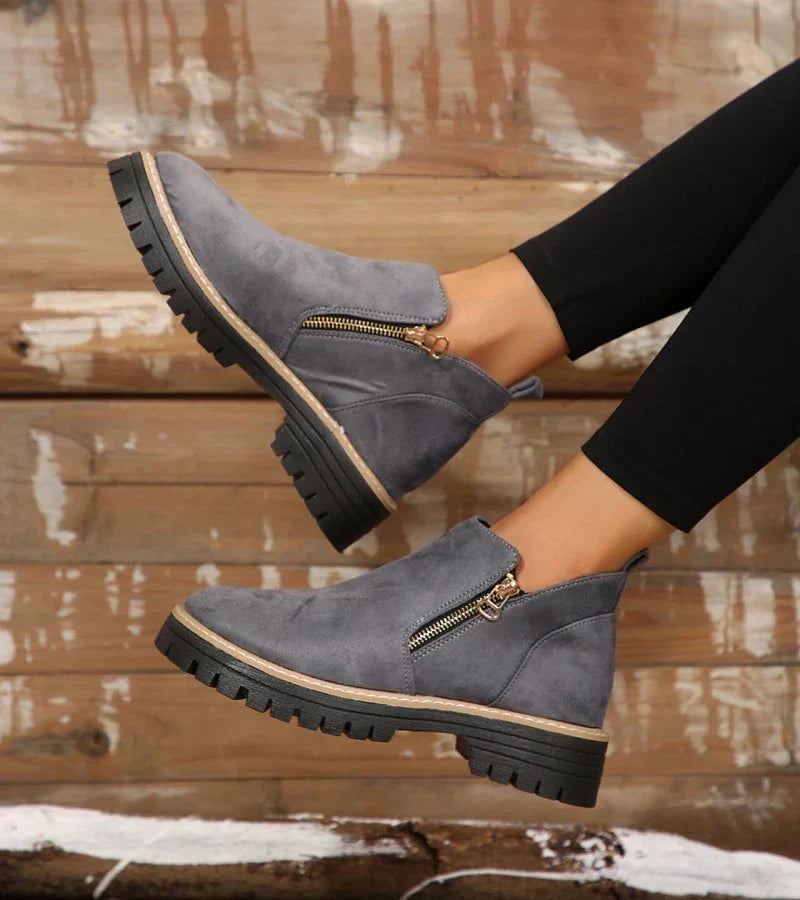 Bottines confort Danoir Paris Alessia en cuir noir avec talon moyen, parfaites pour un style élégant et confortable