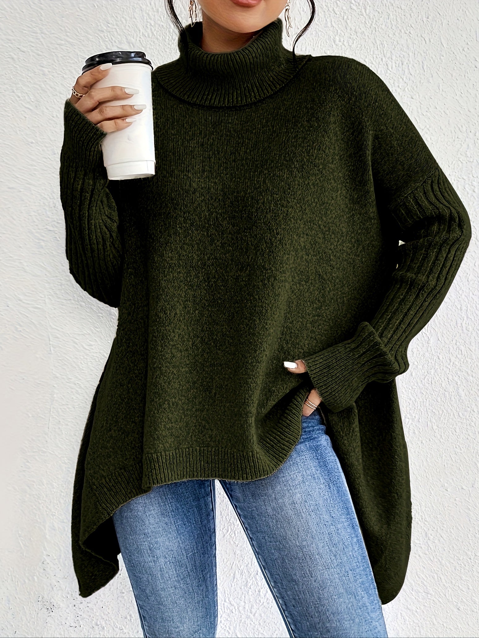 Pull Danoir Paris Audrey en maille douce, confortable, couleur unie, porté sur un mannequin.