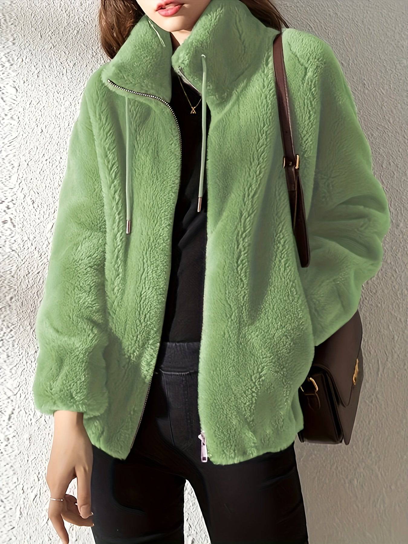 Veste zippée confortable Danoir Paris Avelora, style décontracté, tissu doux, couleur neutre, vue de face.