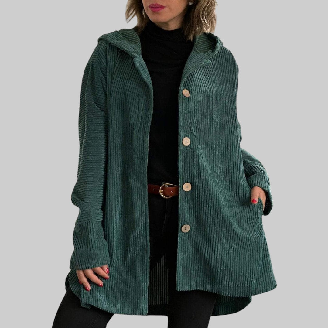 Veste matelassée Cordia™ de Danoir Paris en tissu noir avec fermeture éclair et col montant, vue de face.