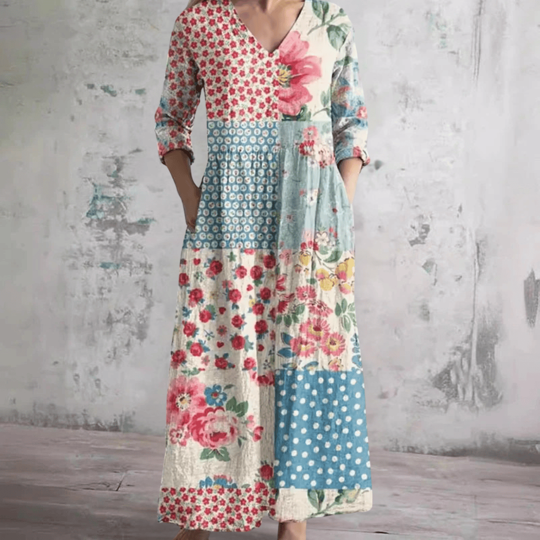 Robe d'été florale Rhonda™ de Danoir Paris, légère et colorée, avec motif floral et coupe fluide, portée en été.