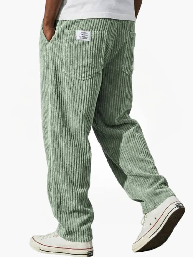 Pantalon en velours côtelé pour hommes Leblanc™ de Danoir Paris, coupe droite, couleur marron, tissu doux et confortable.
