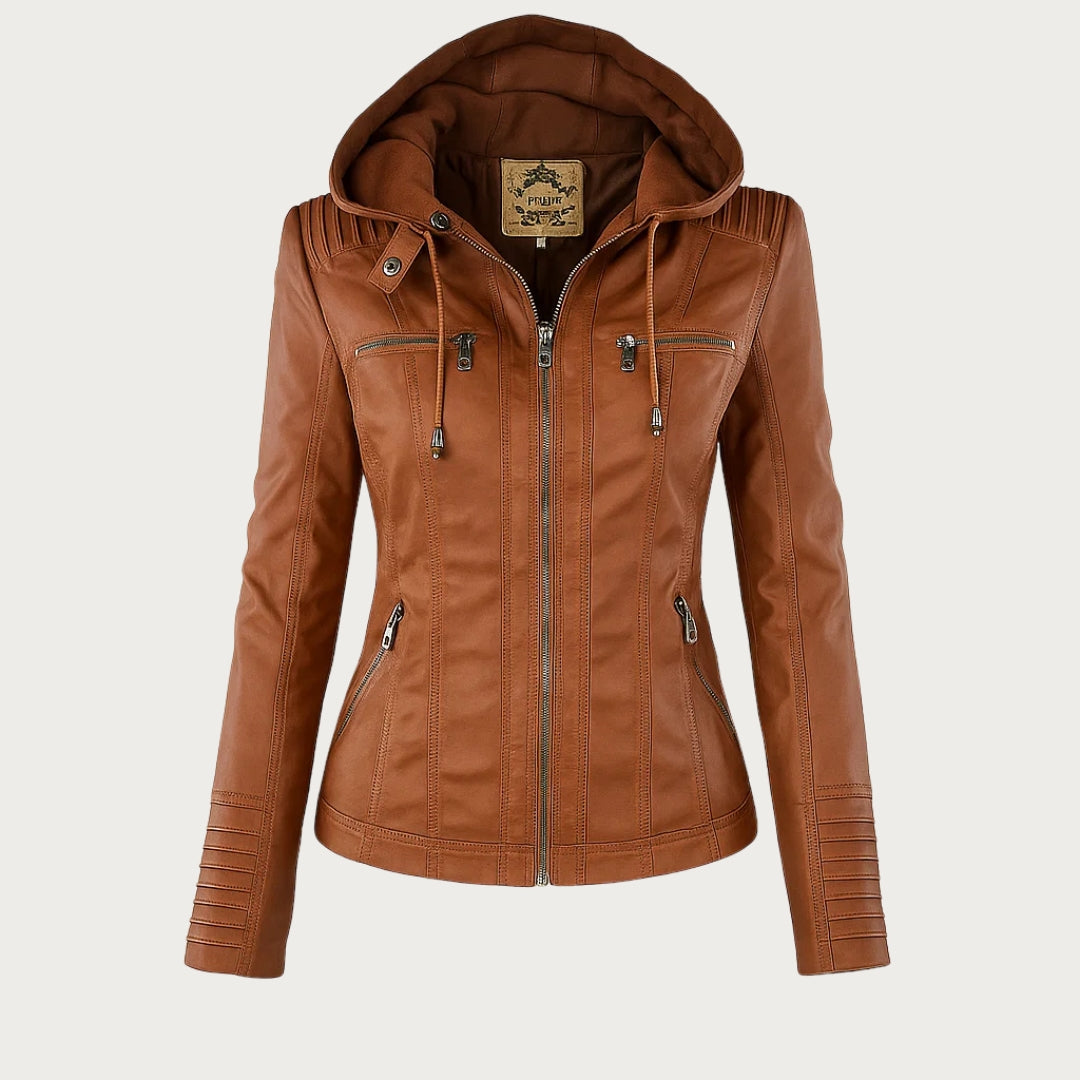 Veste élégante et structurée Monica pour femme, en tissu chic, signée Danoir Paris, vue en gros plan sur le mannequin.
