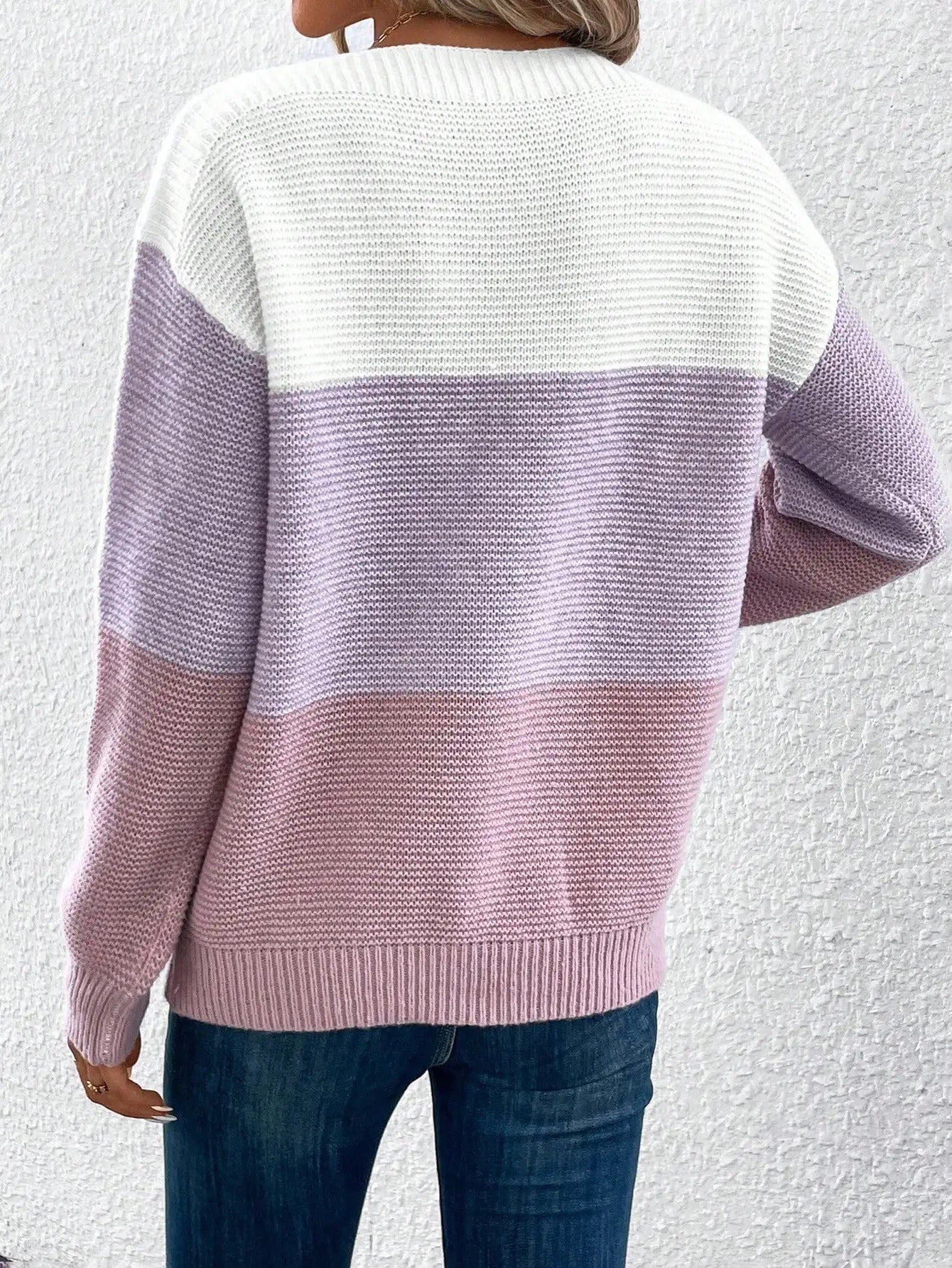 Pull ombré Grace de Danoir Paris, vêtement accueillant avec dégradé de couleurs, porté par un mannequin.