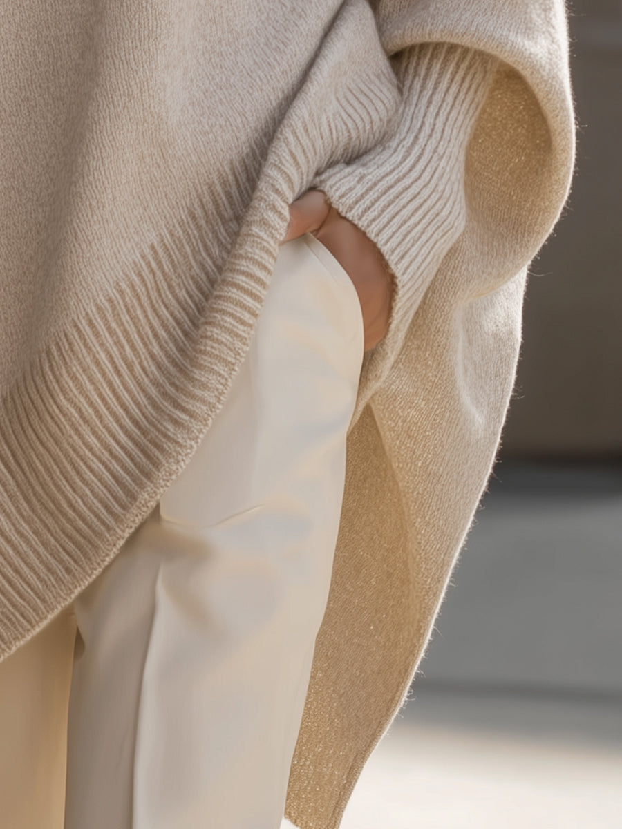 Pull oversize femme Jeanne de Danoir Paris, coupe fluide, en maille douce, porté avec col rond et manches longues.