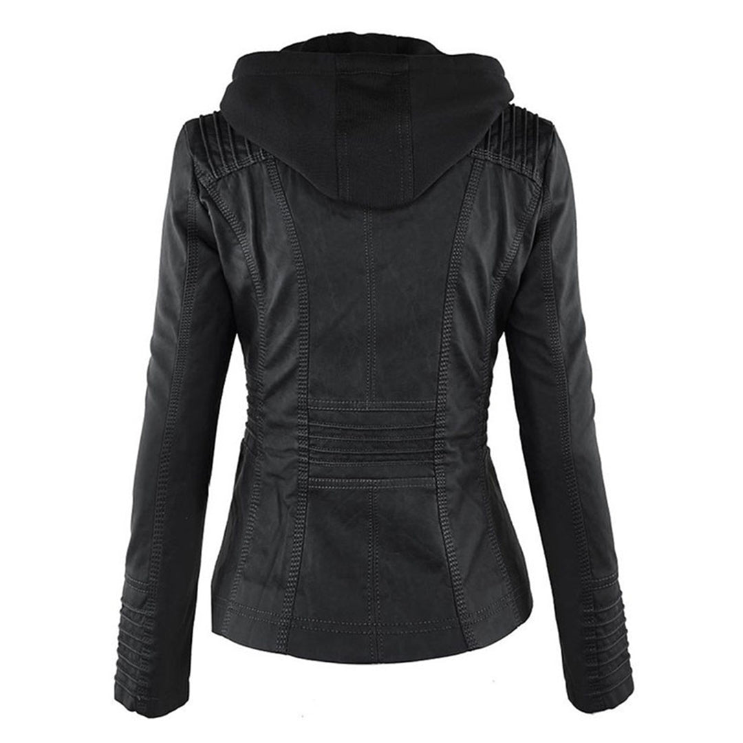 Veste élégante et structurée Monica pour femme, noire, par Danoir Paris, avec coupe sophistiquée et détails modernes.