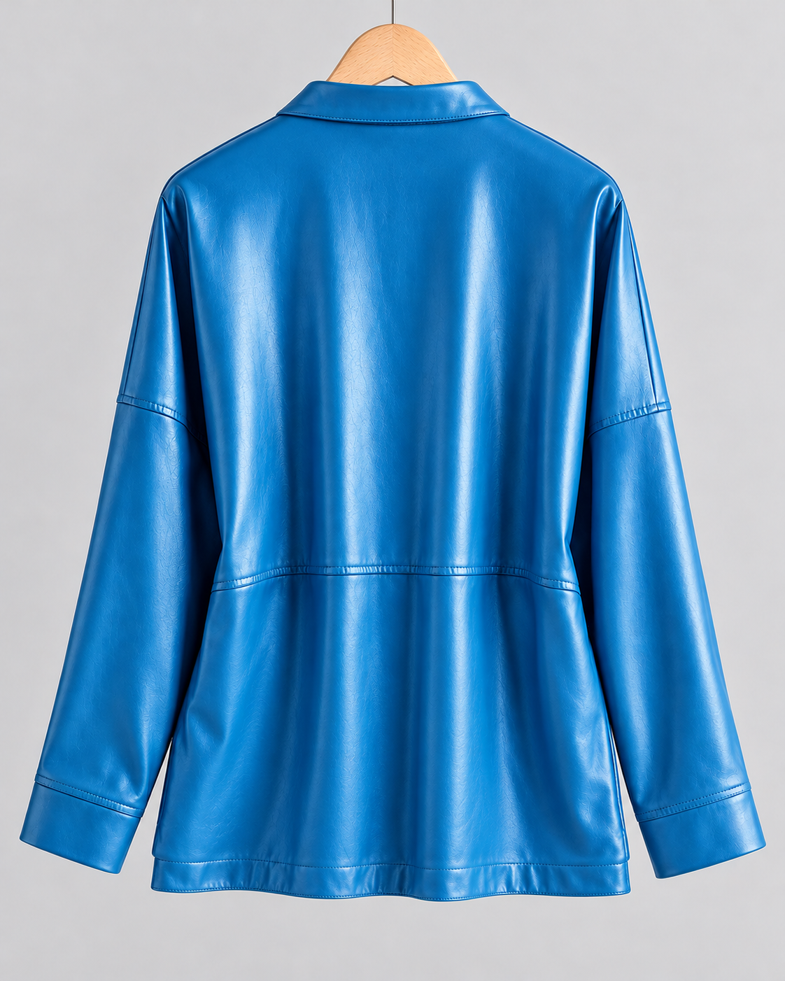 Veste en cuir véritable à boutons Amelia de Danoir Paris, vue de face, avec détails de boutons et finition élégante.