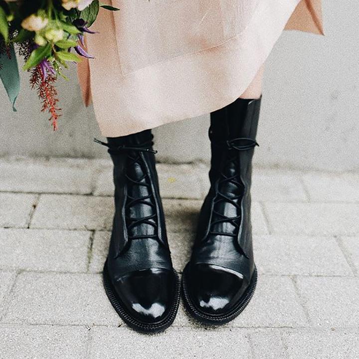 Chaussures à talons hauts Danoir Paris Harper, bottes élégantes en cuir de haute qualité, vue de face avec finition soignée.