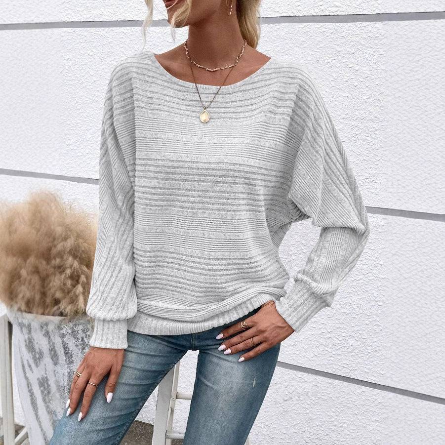 Pull élégant décontracté Seraphine Danoir Paris, vue de face, en jersey doux avec col rond et manches longues pour femmes.