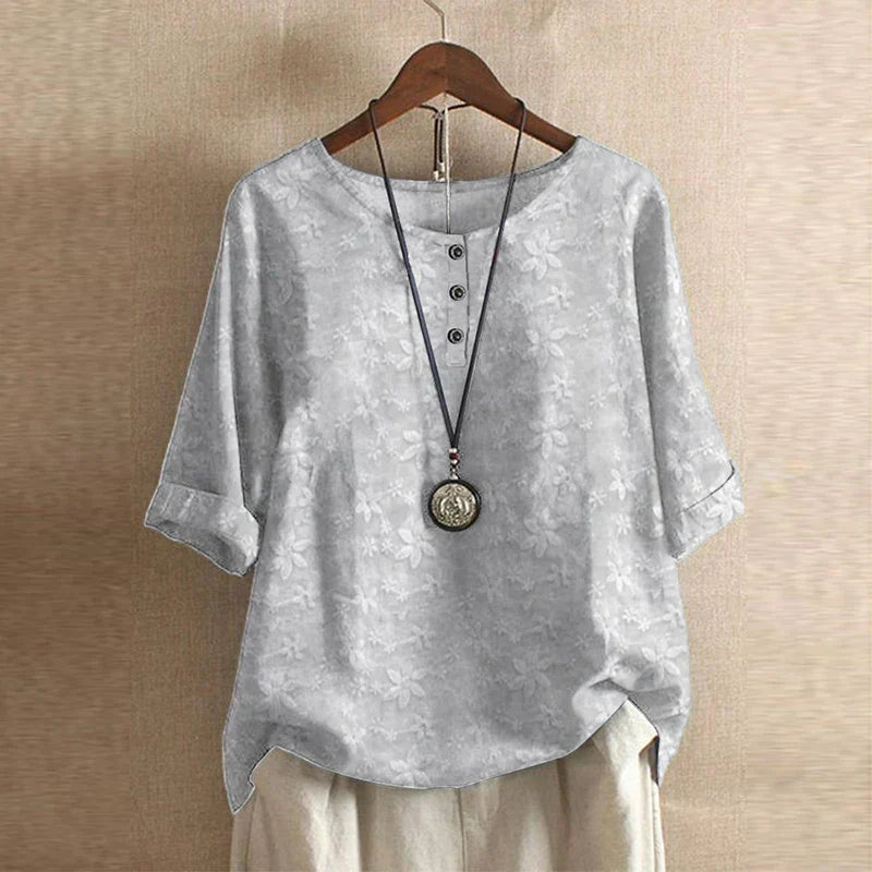 Blouse Anya™ de Danoir Paris, style rétro, en tissu léger avec col et manches longues, élégante et féminine.