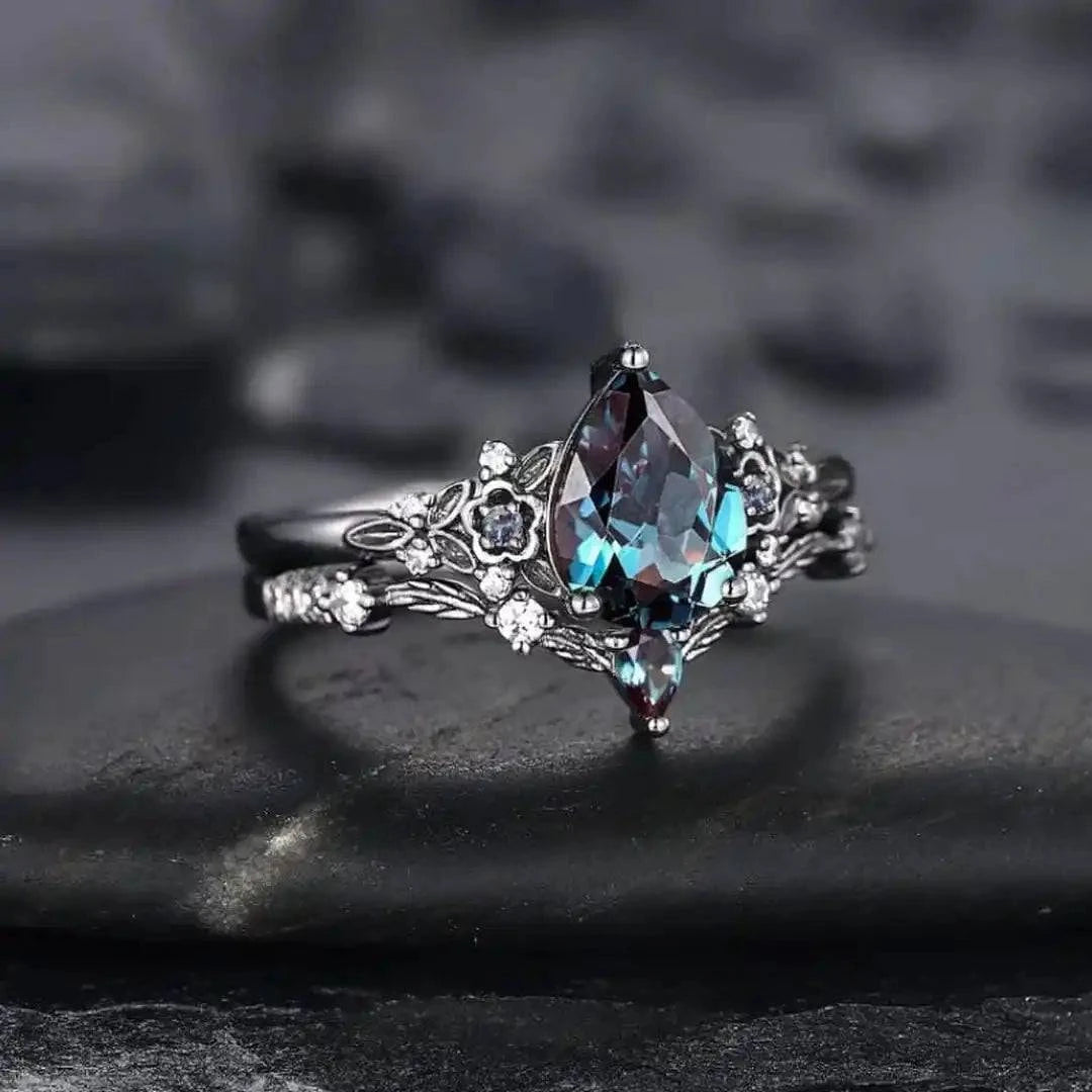 Anneaux Danoir Paris en argent noir avec zirconia noire et saphir, ensemble de bagues élégantes et modernes.
