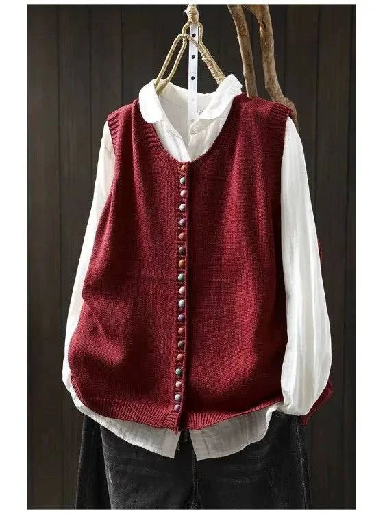 Cardigan chic quotidien Sadie de Danoir Paris, en tissu doux, porté ouvert avec manches longues, style élégant et confortable.