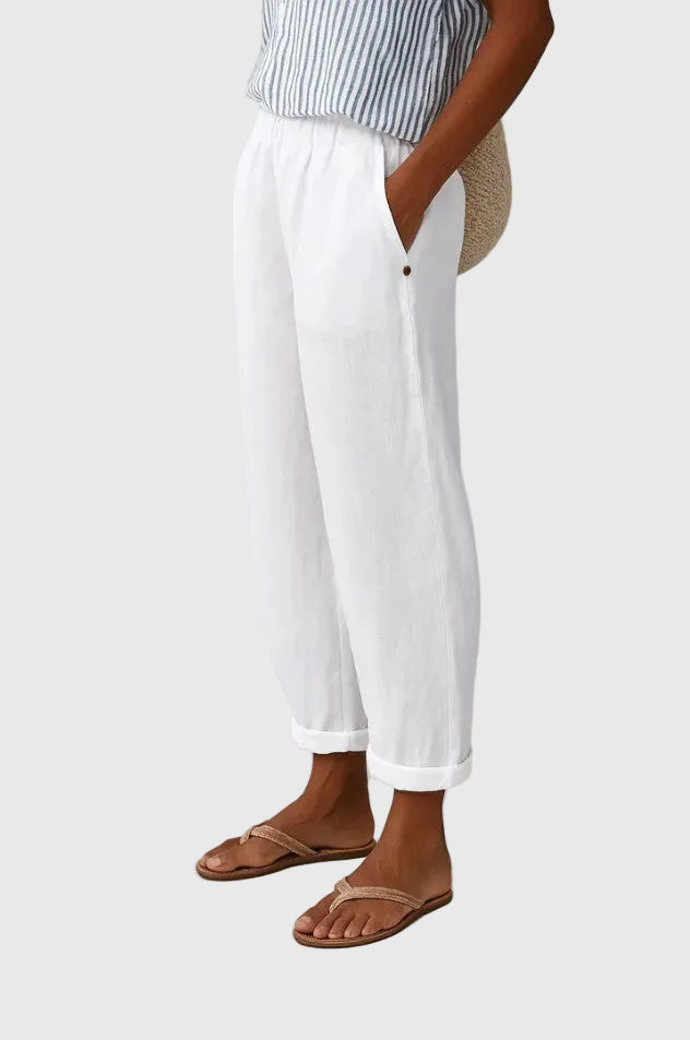 Pantalon chic et confortable Samantha de Danoir Paris, tissu léger, coupe élégante, portée décontractée ou habillée.