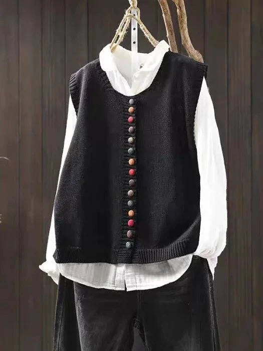 Cardigan chic quotidien Sadie de Danoir Paris, en tissu doux, porté ouvert avec manches longues, style élégant et décontracté.