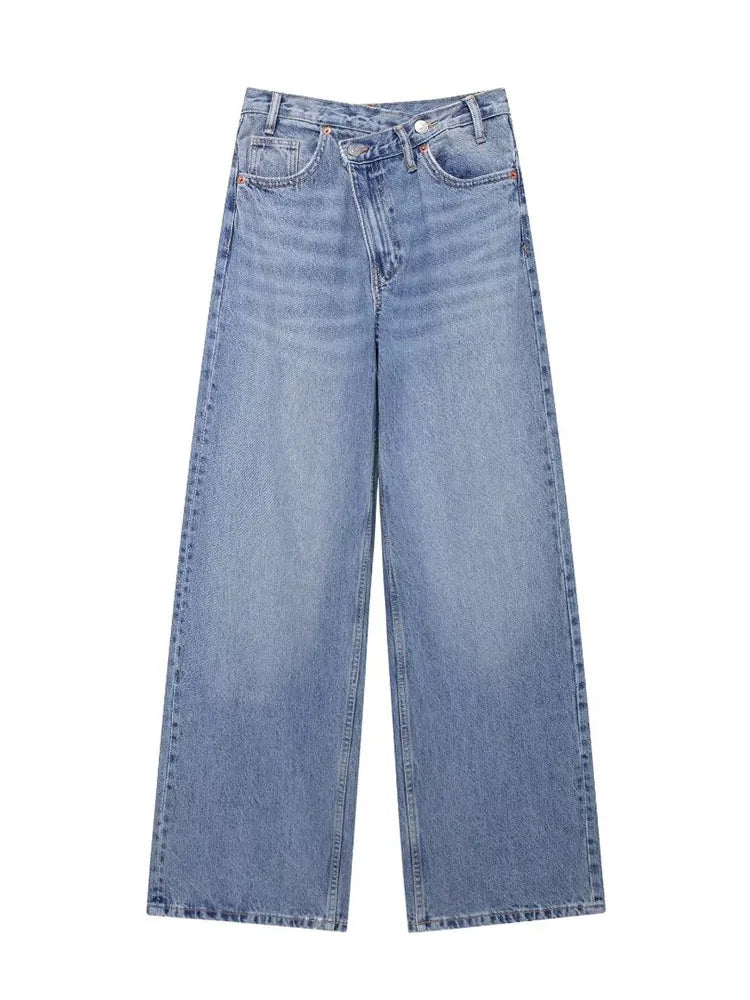 Pantalon Noémie de Danoir Paris, coupe élégante, tissu léger, porté avec un haut blanc, style chic et moderne.