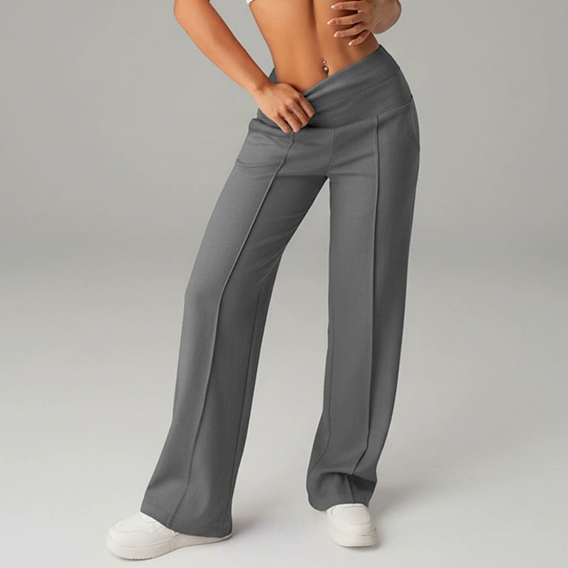 Pantalon femme à jambes larges et droites Danoir Paris, taille haute, tissu extensible, porté sur mannequin.