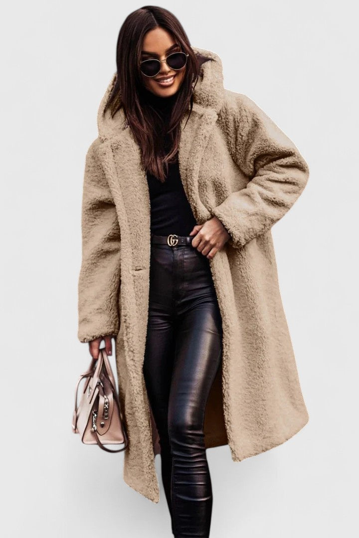 Veste élégante Danoir Paris Brionyssa en style chaud d'hiver avec design sophistiqué, vue de face.