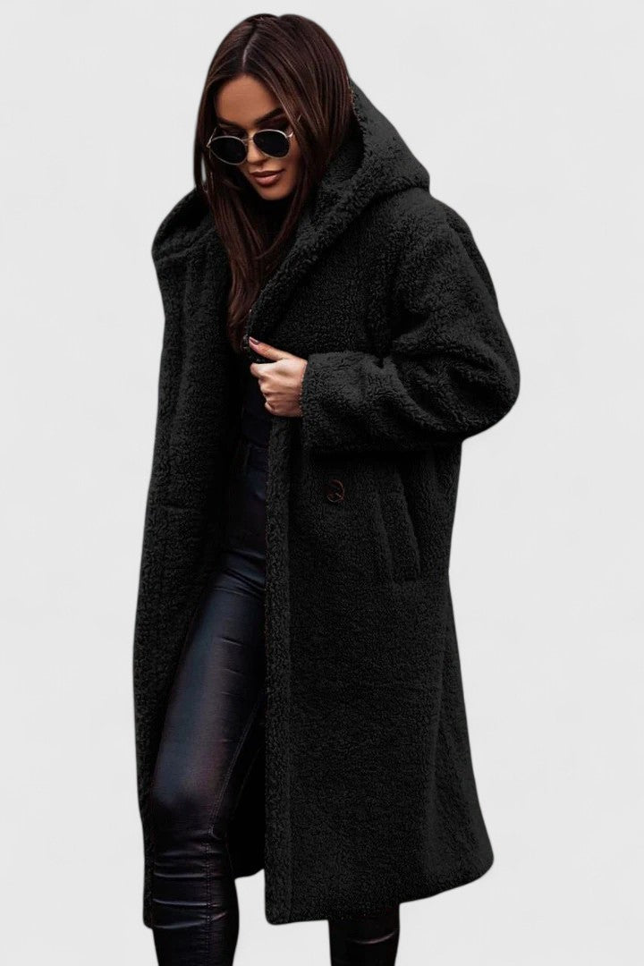 Veste élégante Danoir Paris Brionyssa en style winter chic avec doublure chaude, vue de face.