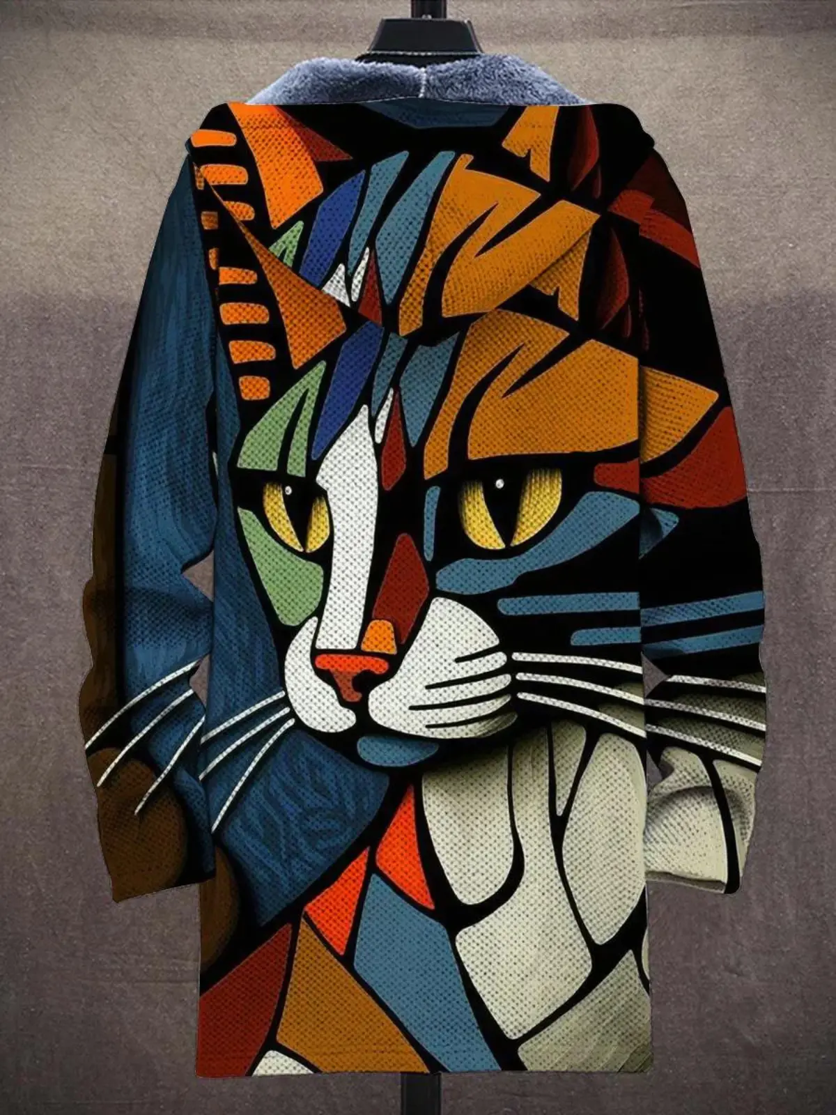 Veste de luxe Elouera de Danoir Paris avec motif arc-en-ciel inspiré par l'art, tissu élégamment texturé.