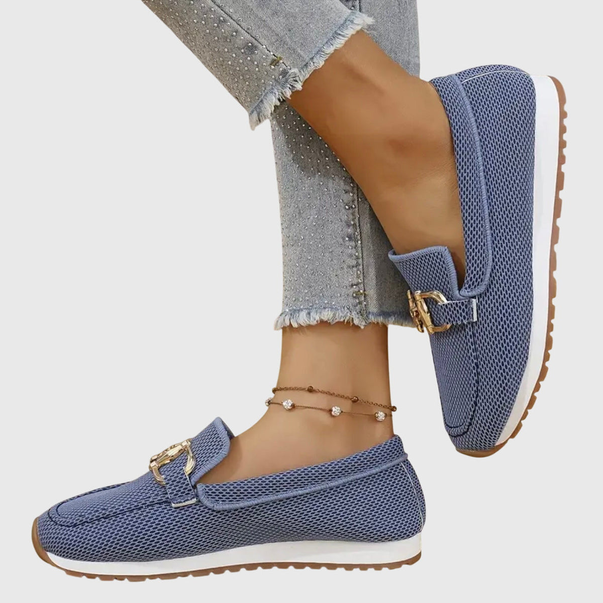 Chaussures orthopédiques Lili Danoir Paris, sneakers beige à loafers, semelle confortable et design élégant, pour femmes.