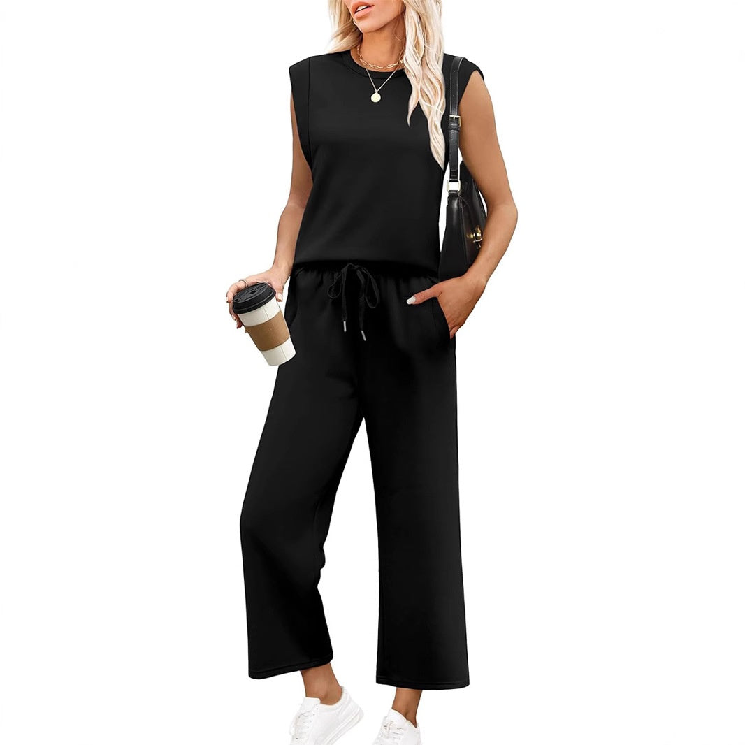 Ensemble confortable chic Leyla de Danoir Paris, vêtement décontracté en tissu doux, porté par une femme.
