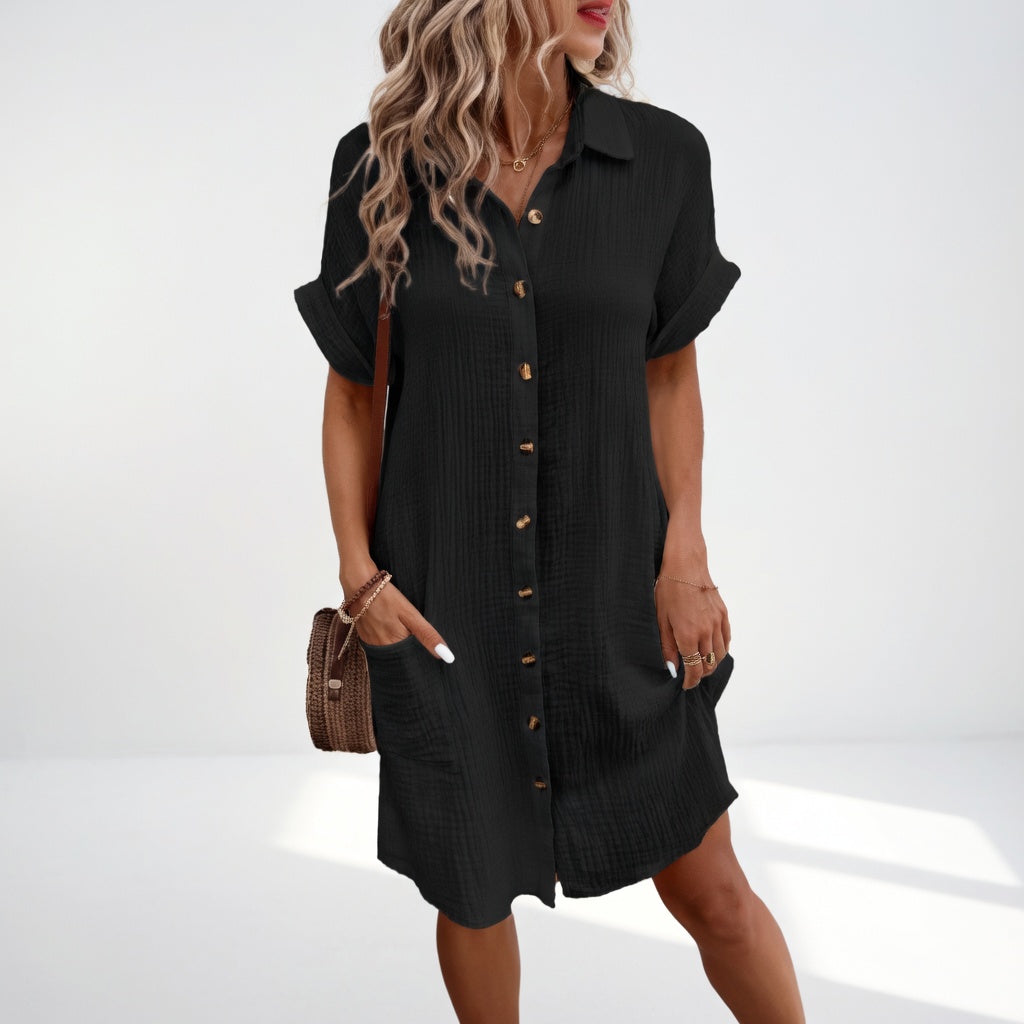 Robe chemise élégante Béatrice™ de Danoir Paris en tissu fluide, avec col et manches longues, portée sur mannequin.
