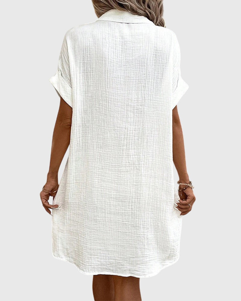 Robe confortable Caroline de Danoir Paris en coton doux, portée sur mannequin dans un intérieur lumineux.
