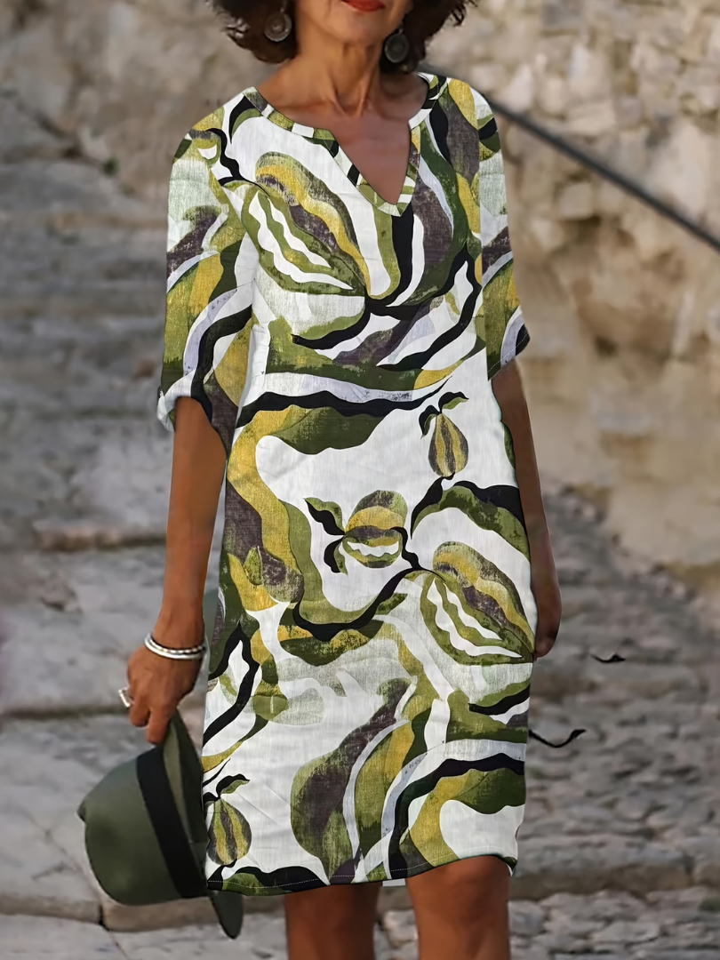 Robe d'été légère Danoir Paris Emma en tissu bleu, fluide et confortable pour la saison estivale.