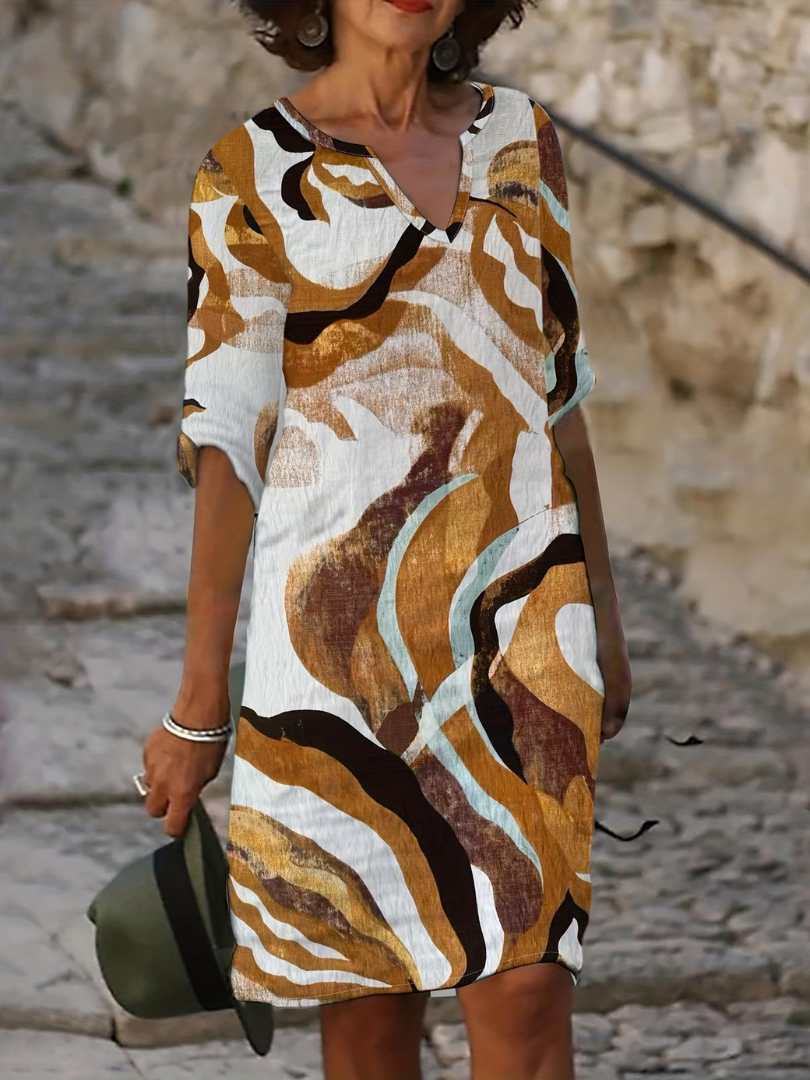 Robe d'été légère Danoir Paris Emma en tissu bleu clair, parfaite pour la saison estivale, vue de face.