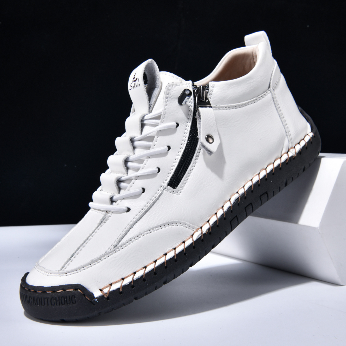 Chaussures en nabuk pour homme de Danoir Paris avec fermeture éclair, vue de face.