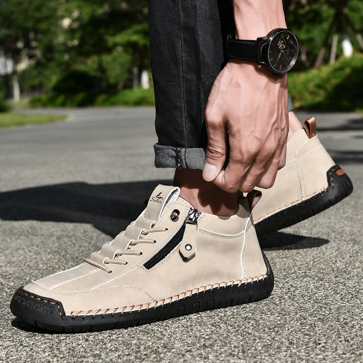Chaussures en nabuk pour homme de Danoir Paris avec fermeture éclair, design élégant et moderne, vue de côté.