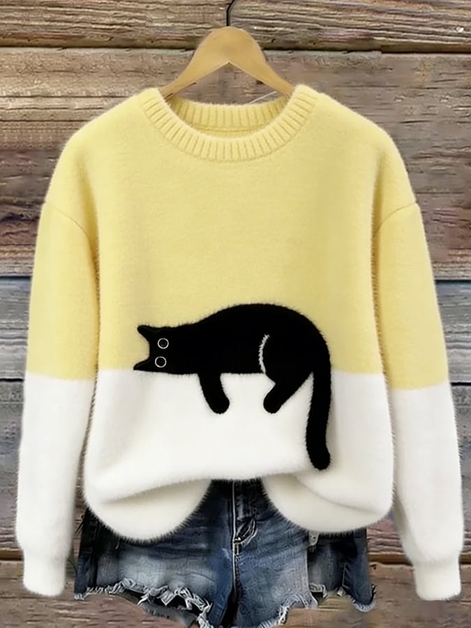 Sweat femme Danoir Paris avec motif de chat, confortable et décontracté, en coton gris clair avec design de chat mignon.
