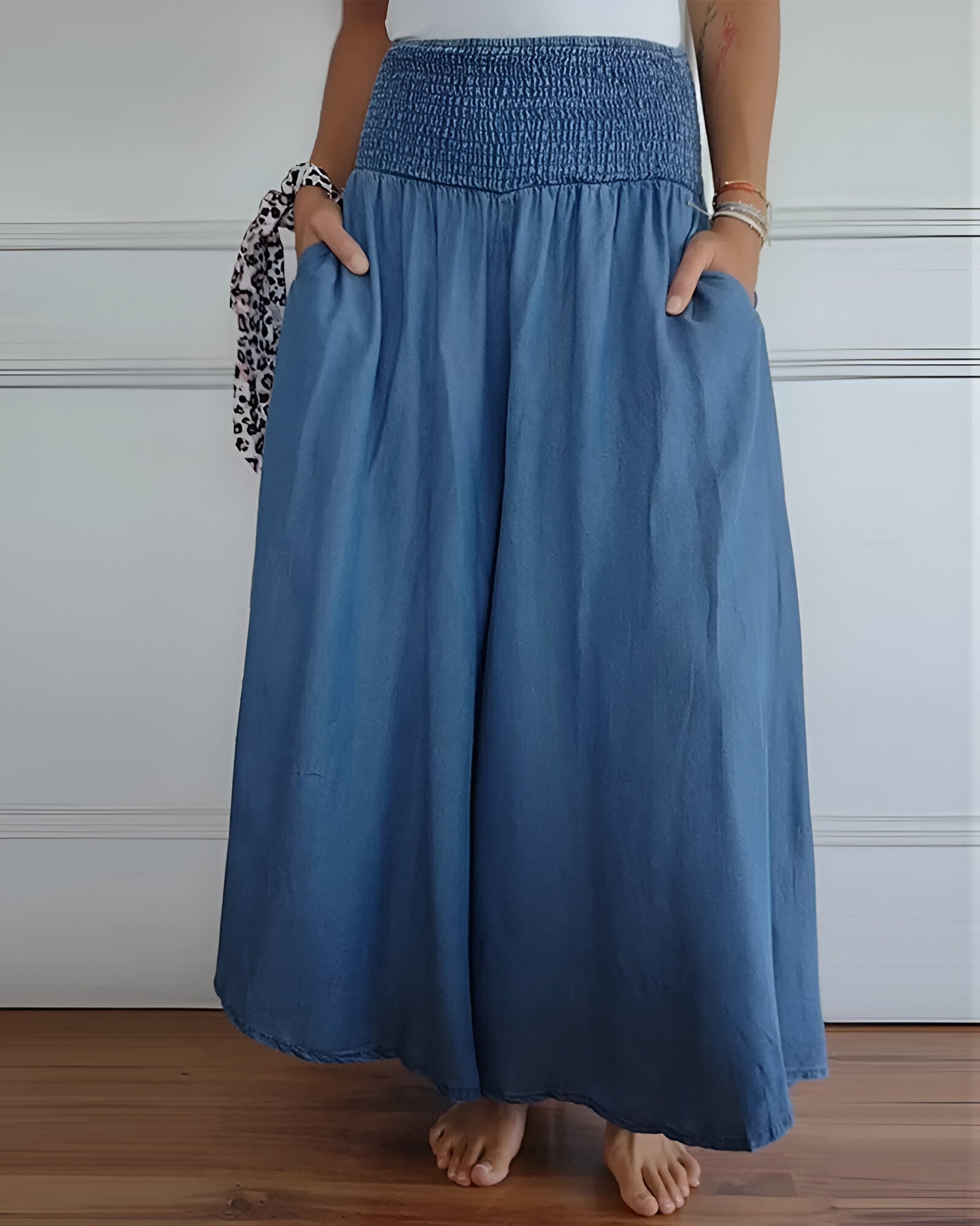 Pantalons confortables Danoir Paris Alva avec taille élastique, tissu doux et coupe décontractée, adaptés pour un style relax.