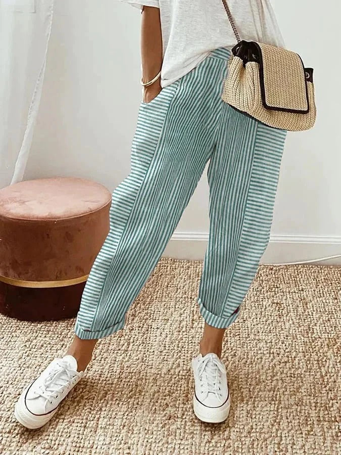 Pantalon rayé vert Jade de Danoir Paris, vêtement tendance en tissu léger, vue de face sur fond neutre.