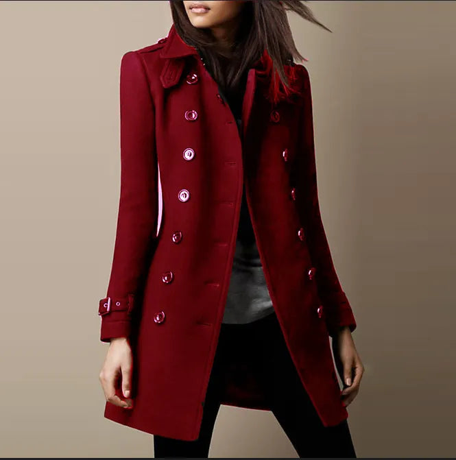 Manteau élégant tendance Florance de Danoir Paris en bleu, vue de face avec col et boutons visibles.
