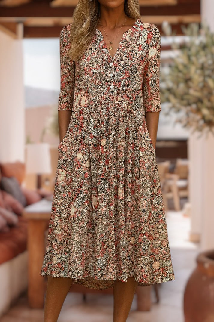 Robe décontractée élégante Lucille de Danoir Paris en tissu beige, avec coupe fluide et détails sophistiqués.
