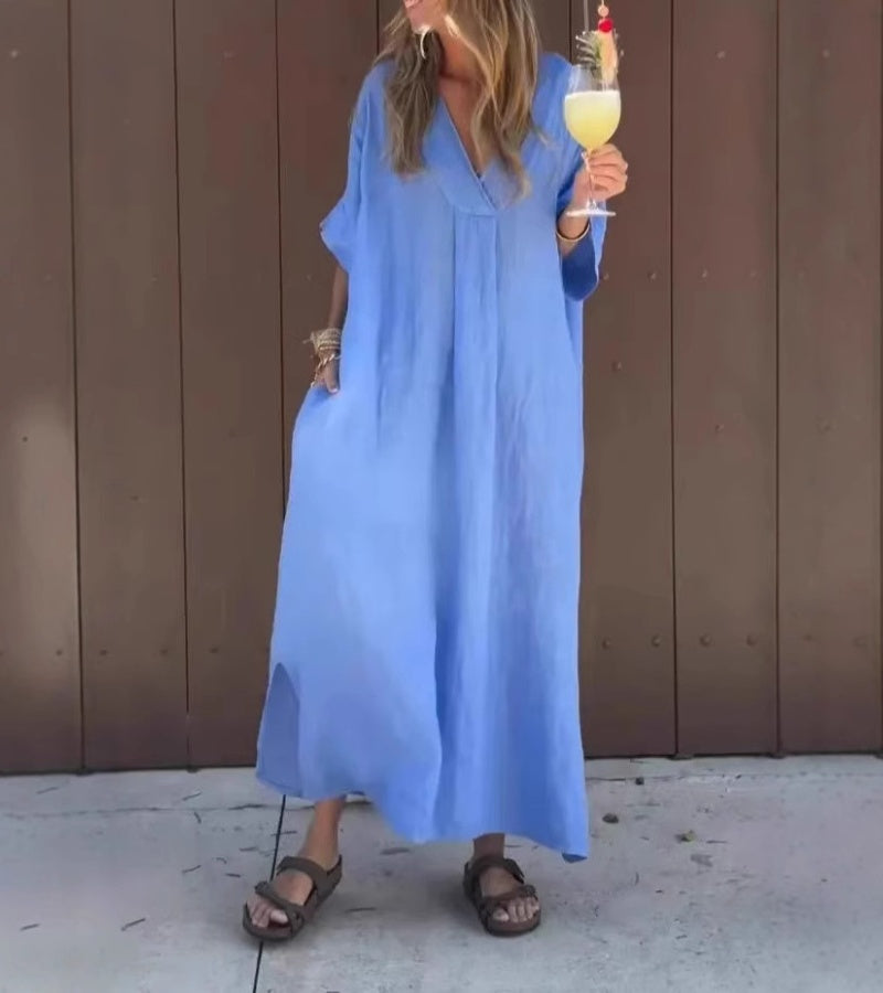 Robe fluide élégante Marina de Danoir Paris, en tissu léger, avec coupe fluide et style sophistiqué, portée dans une tenue chic.